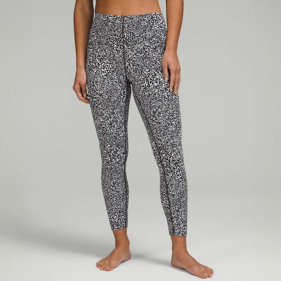 NWT Lululemon InStill HR Tight 25” in Warped Grain Alpine White Black Sz 2 - Picture 1 of 13